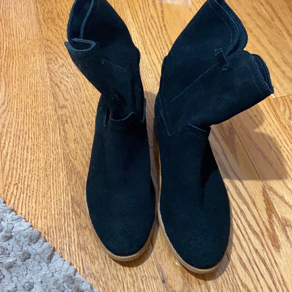 Black suede slouchy ankle boot